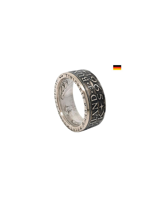 "Münzring mit Wunschjahrgang 1951 - 1974 Nahaufnahme, deutsche Silbermünze, gravierbar"