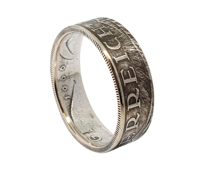 Personalisierbarer 10 Schilling Münzring - Seitenansicht des österreichischen Vintage-Silberrings