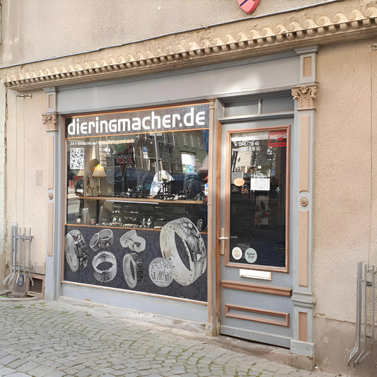 Ladeneingang mit Schaufenster dieringmacher