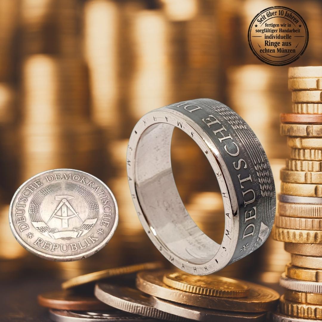 Münzring DDR mit 5 Mark Münze