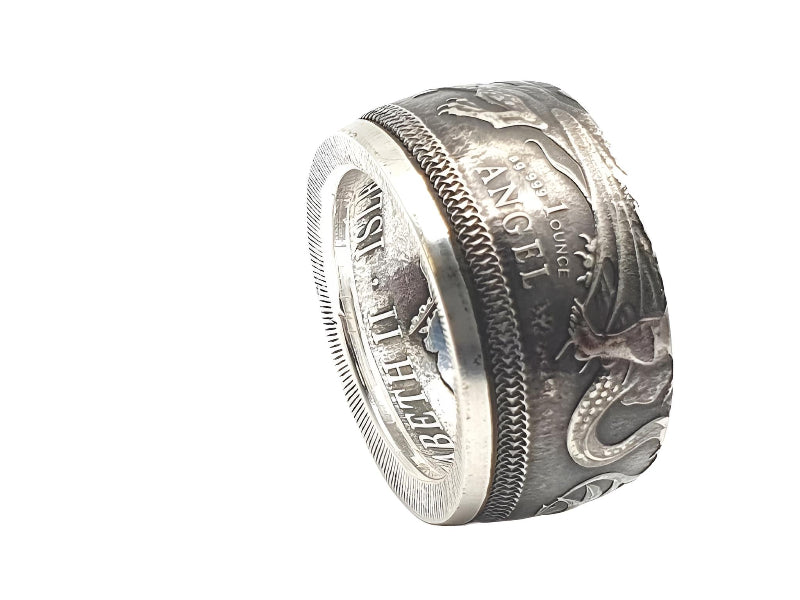 Betonung der Breite (12mm) und handgefertigten Qualität