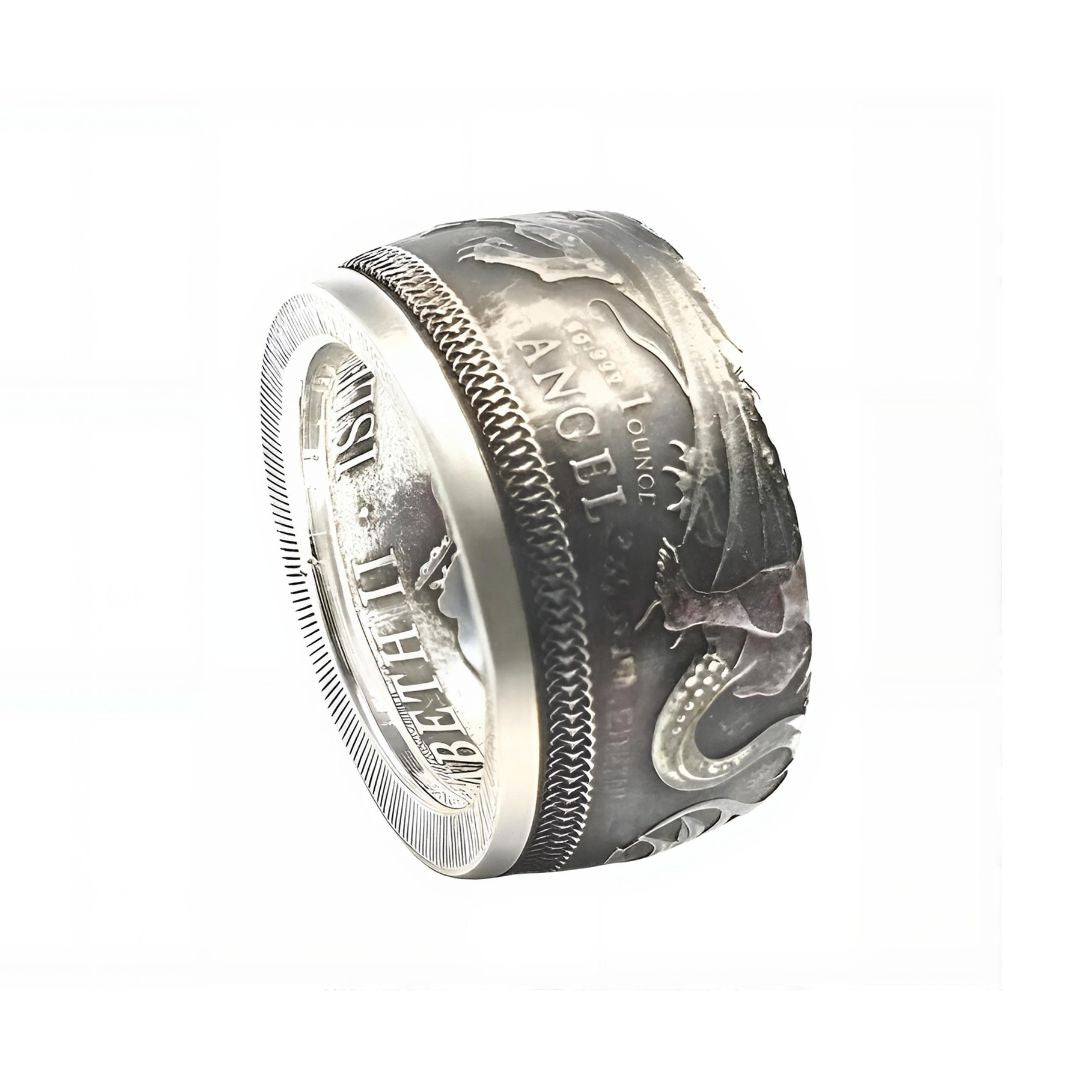 Handgefertigter Isle of Man Münzring mit Drachen – breiter Silberring 13 mm