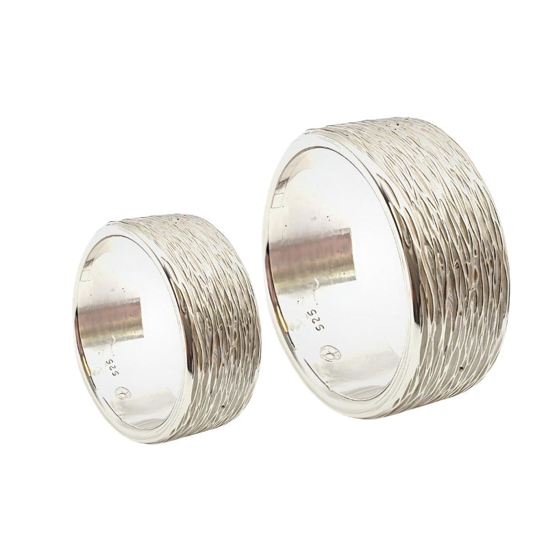 Handgefertigter Silberring mit Wellen-Optik und Gravur – Unikat