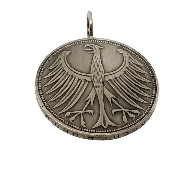 Eleganter 5-DM-Silberanhänger aus 625er Silber, individuell handgearbeitet von dieringmacher für besondere Anlässe.
