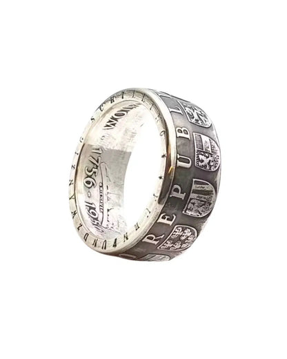 Handgefertigter Münzring aus 25 Schilling, patinierte Oberfläche, historisches Design