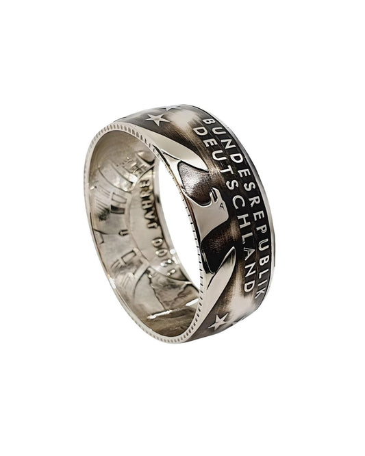 Handgefertigter 10-Euro-Münzring aus einer originalen 10-Euro-Münze von 2005, gefertigt aus 925er Silber – ein echtes Unikat.
