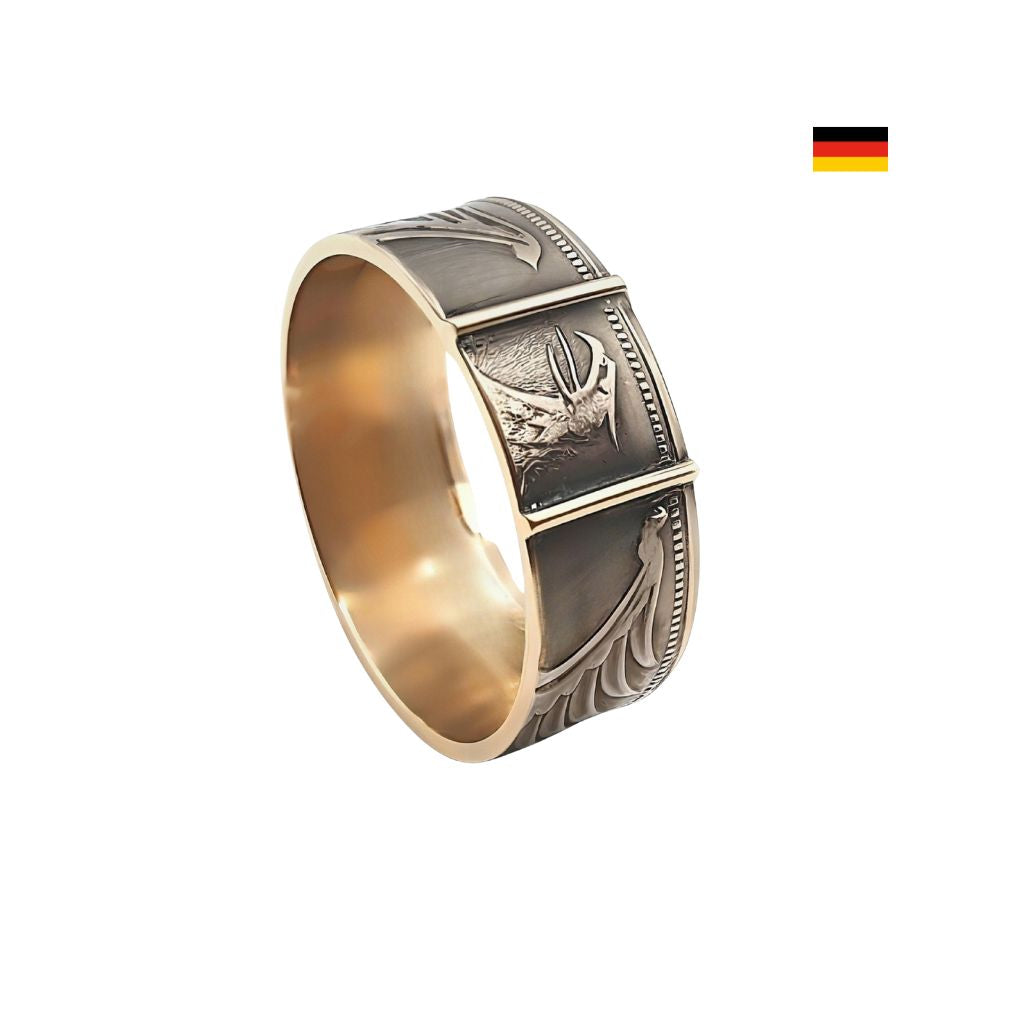 Handgefertigter 5 DM Münzring aus 625er Silber mit 585er Goldsteg neben Adlerkopf