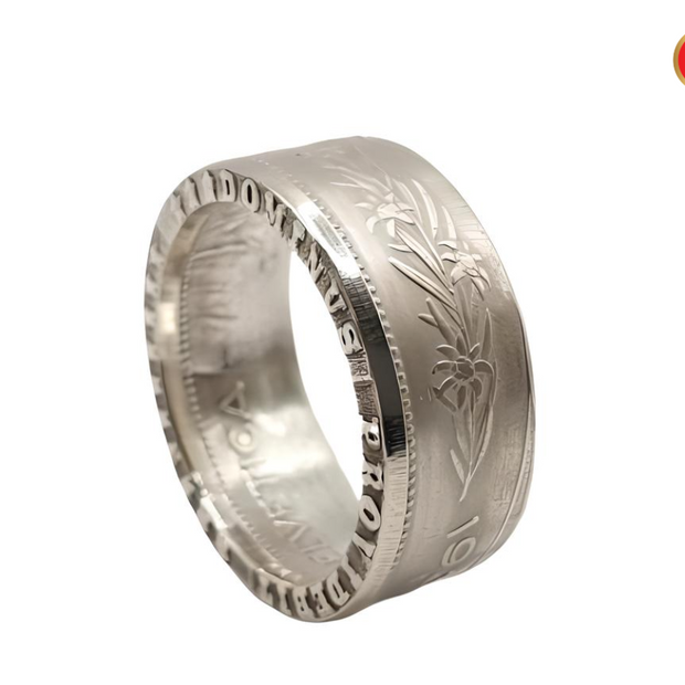 Handgefertigter Edelweiß-Silberring aus einer originalen 5-Schweizer-Franken-Münze – alpine Eleganz am Finger.