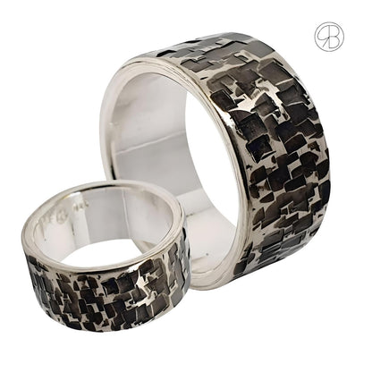 Eheringe im Hammerschlag-Design aus Silber, geschwärzt und poliert – symbolische Partnerringe für Hochzeit, Verlobung oder Freundschaft
