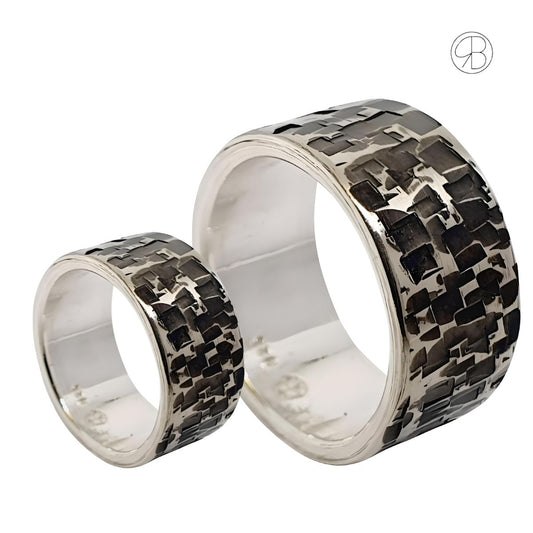 Handgefertigte Partnerringe aus 925 Sterling Silber in Camouflage-Optik mit Glanzkante – einzigartige Unikate mit kostenloser Gravur