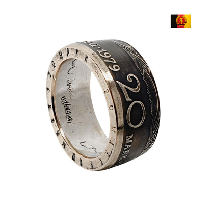 Handgefertigter Münzring aus einer 20-Mark DDR-Münze, gefertigt aus 625er Silber mit klar sichtbarer Prägung.“