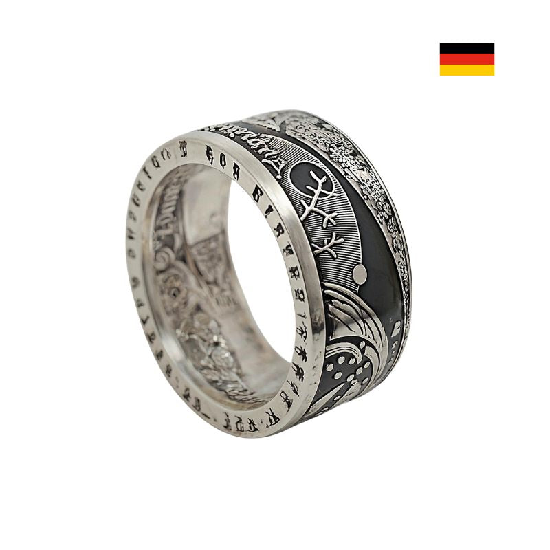 Silberring „Himmelsscheibe“, gefertigt aus alter Silbermünze, detailreich geschmiedet in deutscher Handarbeit