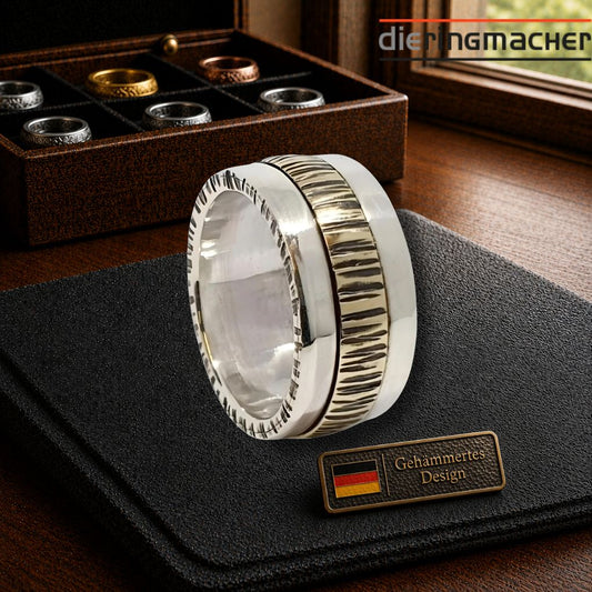 Beeindruckender-Silberring teilvergoldet-mit-edlem-Hammerschlag-