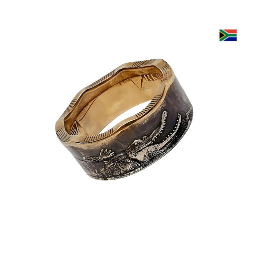 Handgefertigter Münzring aus Silber – jedes Stück ein Unikat mit Geschichte. Mit Wunschgravur, kostenloser Versand & gefertigt in Deutschland.